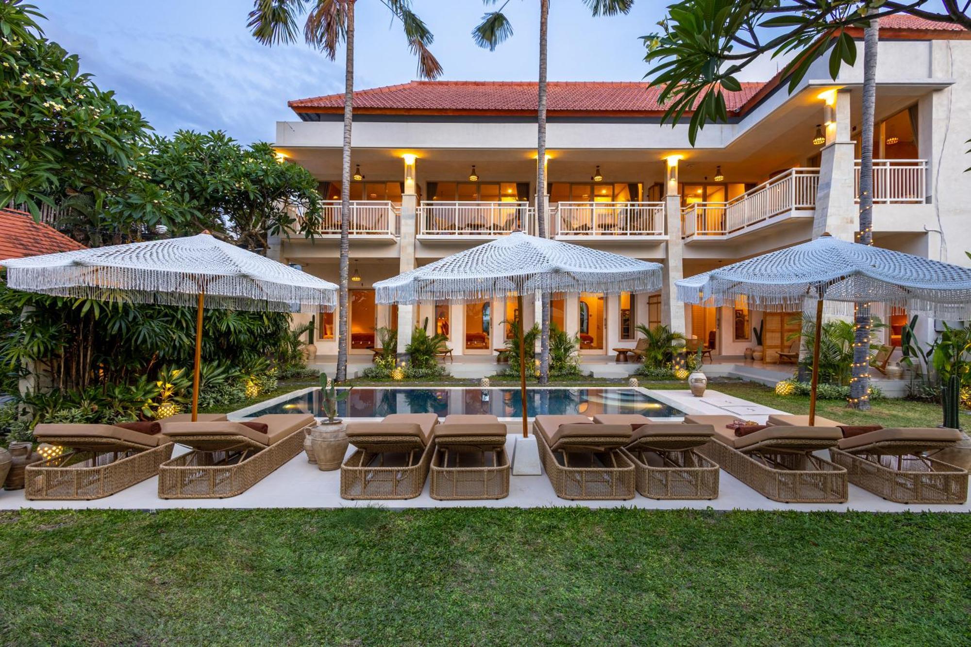 Kalm Bali Hotel 3*